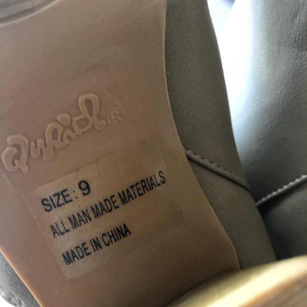 Boots - Picture 6 of 8